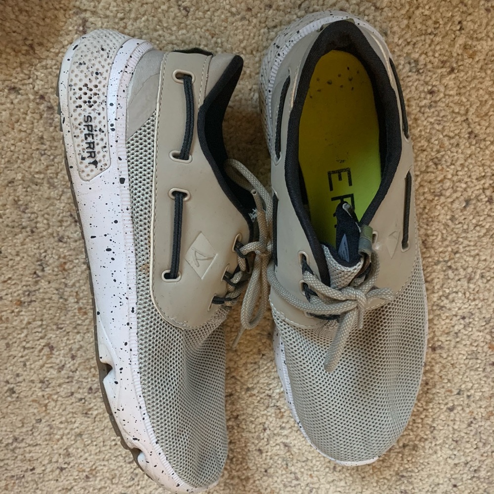 sperry tennis shoes